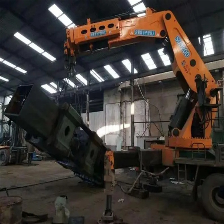 无为县130吨折臂吊车出租吊机租赁附近电话