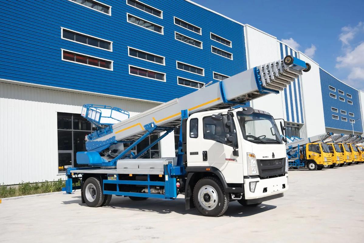 无为县出租云梯车高空作业车 建筑垃圾搬运